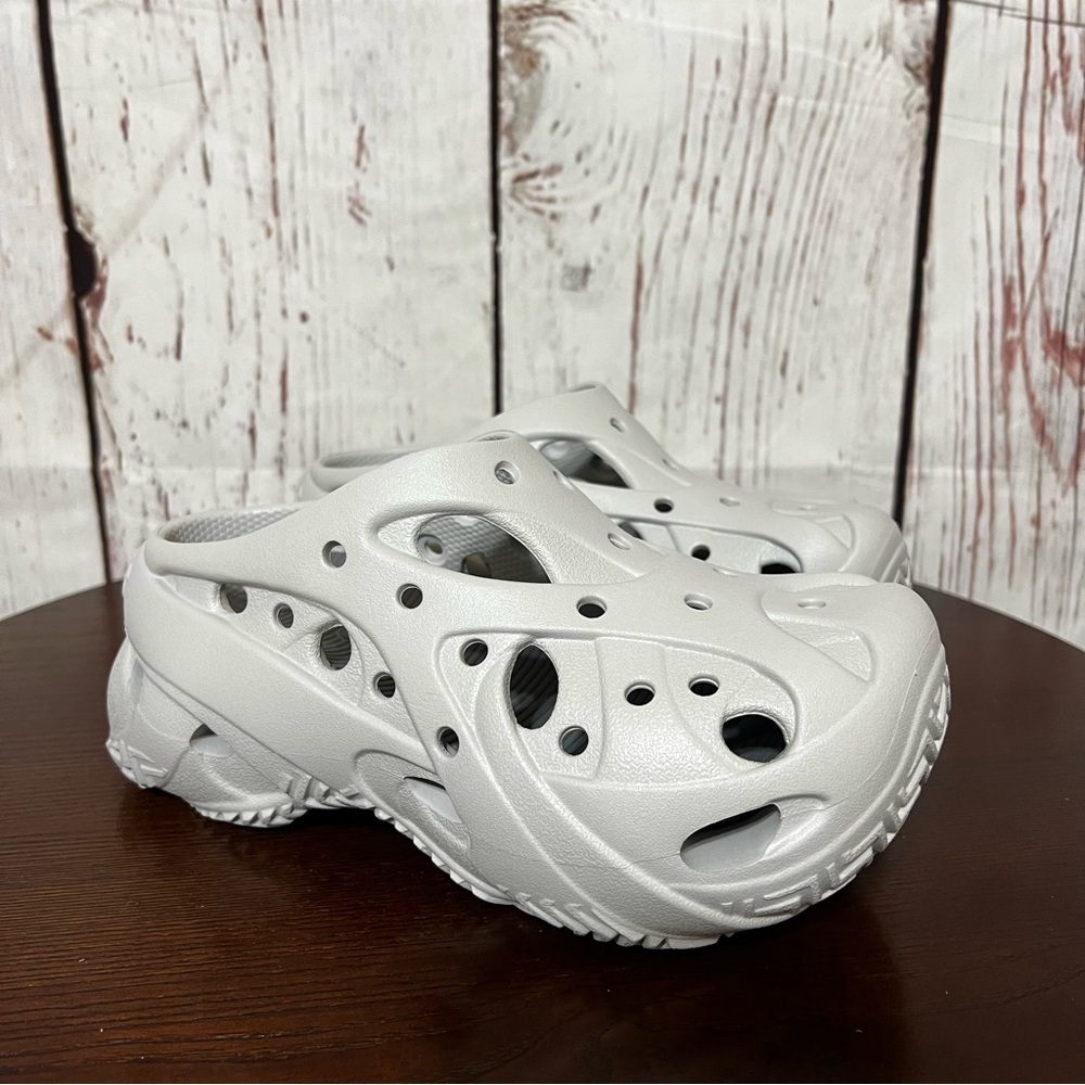 CROCS CAGED CLOG in Gray platforms size 8 - Picture 4 of 10